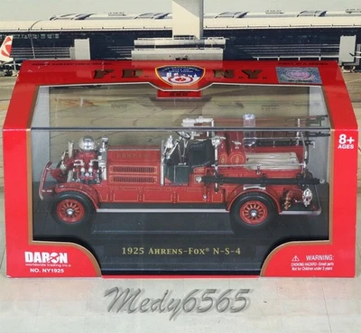 Camión de bomberos Ahrens Fox 1925 del Departamento de Bomberos de Nueva York (FDNY) 1/43 Foto 1 de 4