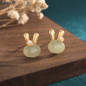 Lindos aretes de perlas de conejo enchapados en oro con diseño estilo corte chino para mujer - Imagen 1 de 5