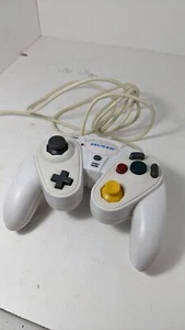 GameStop Pelican G3 Wired Turbo Controller for Nintendo GameCube White (Z24) - Picture 1 of 3