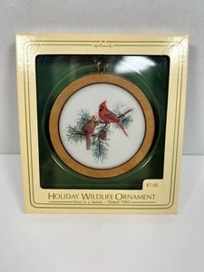 1982 Hallmark Holiday Wildlife Series First in Series #1 1982 Cardinal - Picture 1 of 2