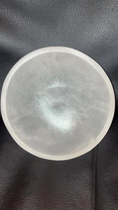 Venta al por mayor lote a granel 3 paquetes de platos de carga grandes de cristal blanco selenita - Imagen 1 de 10