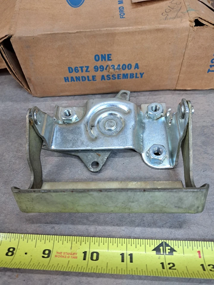 Manija de puerta trasera para camioneta Ford 1973-1979 F100 F150 F250 F350 D6T9943400A nuevo de stock Foto 1 de 2