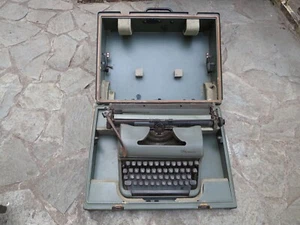 Olympia Military Typewriter - Picture 1 of 24