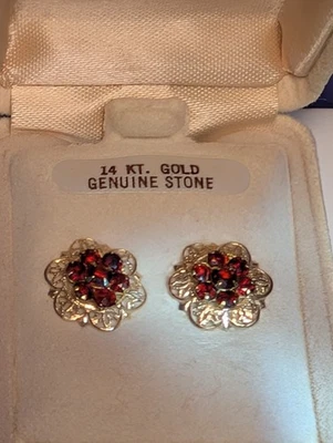 NEW~14k Yellow Gold~**NATURAL FILIGREE FRAMED GARNET  STUD EARRINGS**~BOXED - Image 1 of 4
