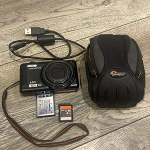 Olympus D-720 Compact Digital Camera HD 10x Super Wide, 4GB SD Card Plus Case - Picture 1 of 14