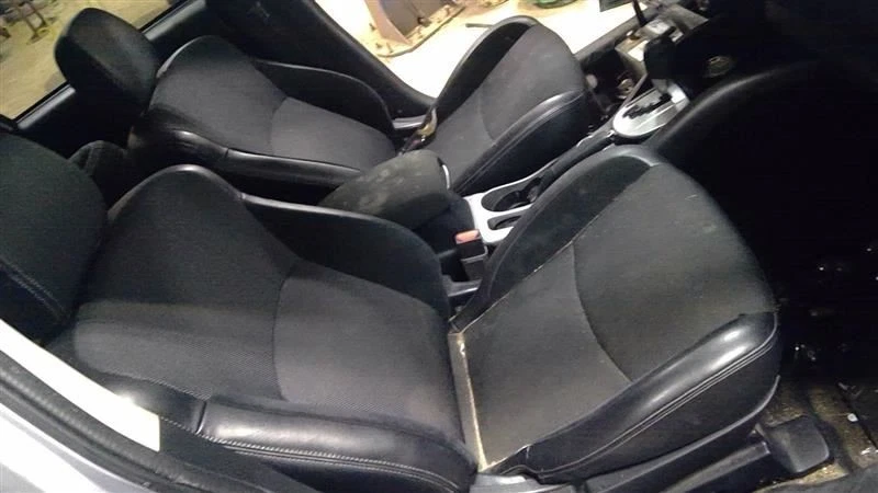 Passenger Front Seat Bucket Cloth Manual Fits 08-10 OUTLANDER 10270287 - Image 1 of 4