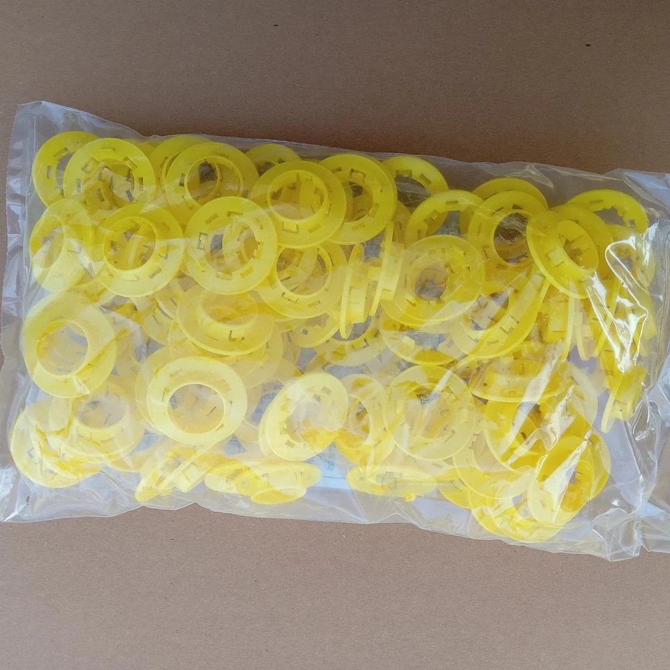 Lot of 100 Caddy Nvent (Erico) ESG1, 1.315" OD, Polyethylene, Stud Snap Grommet