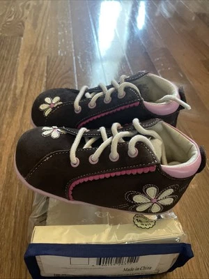 Nuevo 2008 Robeez Tredz 16-20 M marrón rosa tops altos Foto 1 de 4