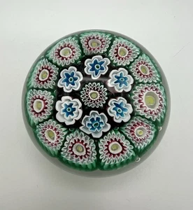 Fermacarte in vetro artistico Murano Millefiori fiori blu con canne verdi e rosa 1,5" - Foto 1 di 7