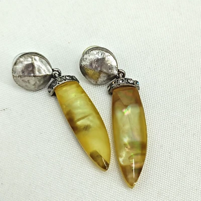 Pendientes Chicos Post Tono Plata Amarillo Acrílico Estrás Foto 1 de 4