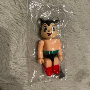 MEDICOM TOY BE@RBRICK Serie 33 HERO Astro Boy Sammelfigur Spielzeug - Bild 1 von 2