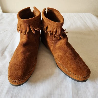 Minnetonka Moccasins Womens 9 Brown High Top Zipped NWOT Never Worn Southwestern - Image 1 of 4