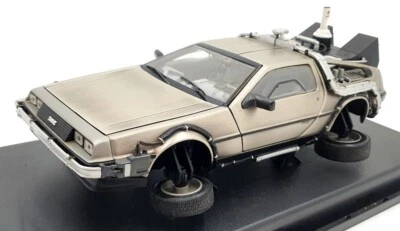 Sunstar 1/18 Scale 2711 Back To The Future Part 1 Time Machine Delorean - Photo 1/4