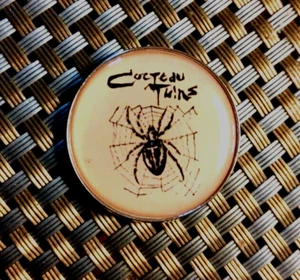 Cocteau Twins (band) Round Metal Pin Badge New Scottish Gothic Rock - Picture 1 of 5