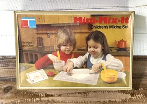 Vintage 1979 Tupperware Toys Mini Mix It Children's Mixing Baking Cooking Set - Picture 1 of 9