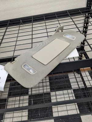 Parasol derecho pasajero compatible con 15-20 SUBURBAN 1500 2163129 Foto 1 de 4