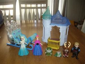 EUC Disney Frozen Flip n Switch Schloss Haus Schlitten beweglich Schnee Magiclip Puppen  - Bild 1 von 6