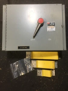 FPE QMQB4032R PANELBOARD SWITCH FUSIBLE 400A 240VAC 3 POLE W/ MOUNTING HARDWARE - Picture 1 of 11