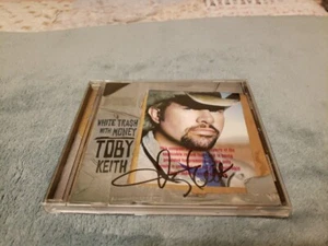 TOBY KEITH handsigniertes CD-Booklet "White Trash With Money" signiert - Bild 1 von 20
