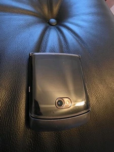 Motorola RAZR 5G 256GB - Picture 1 of 6