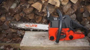 Homelite 300 Classic, very nice shape, runs on prime, clean, fast shipping - Picture 1 of 8