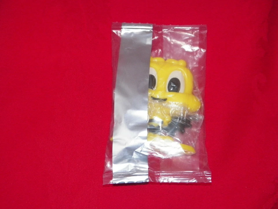 Juguete General Mills Halloween Buzz the Bat Miel Abeja Cheerios Mascota Escuadrón de Cereales Foto 1 de 1