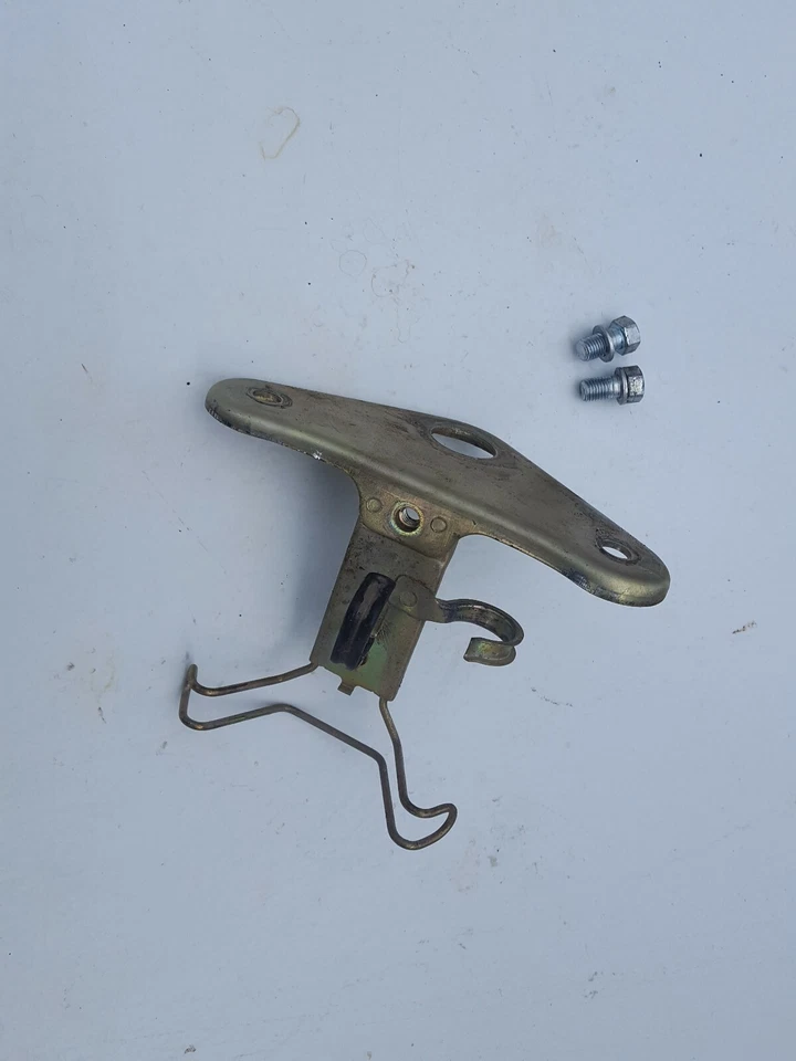 Abrazadera superior triple abrazadera de árbol Honda Urban Express 50cc y pernos  Foto 1 de 4