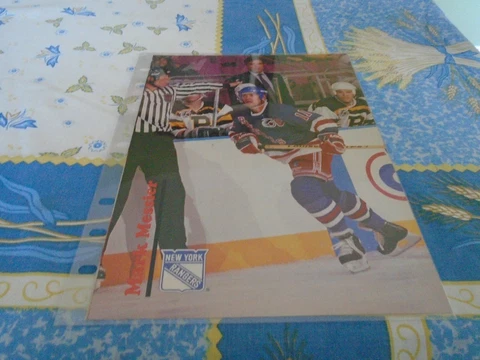 MARK MESSIER  POSTER COLOR    8 x 11 INCHES NEW YORK RANGERS Cover
