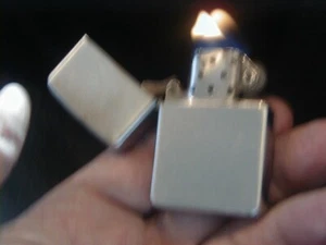 VINTAGE PLAIN 1958 ZIPPO LIGHTER USED AS IS WORKS GOOD 70% TIGHT - Picture 1 of 11