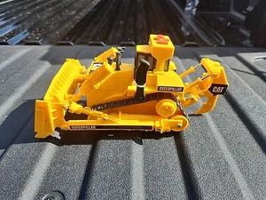 Toy State Industries Caterpillar Bulldozer – 1997  - Picture 1 of 7