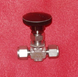 Válvula de aguja SS Swagelok Nupro blanca de 1/2", SS-1VS8 - Imagen 1 de 1