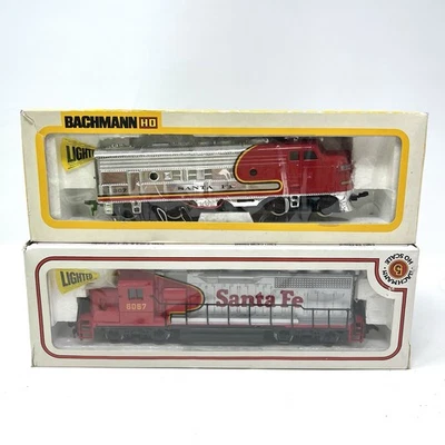 Bachmann LOT HO Scale Santa Fe #6067 EMD GP40 Diesel Locomotive Train Engine - Image 1 of 4