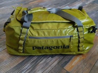 Bolsa de viagem Patagonia Black Hole Duffel 60L verde impermeável usada - Imagem 1 de 4