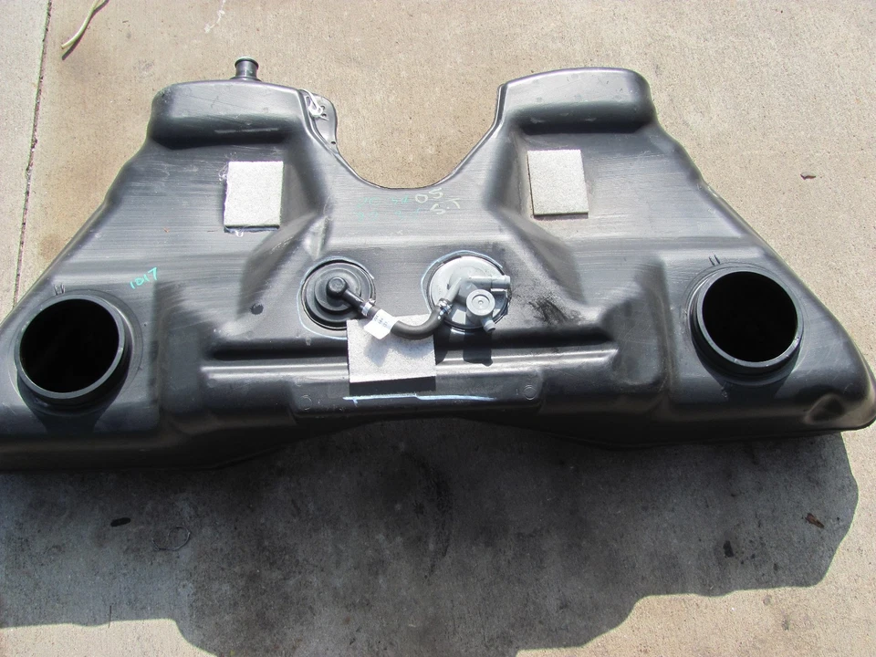 Tanque de gasolina Jaguar tipo S 2005 Foto 1 de 2