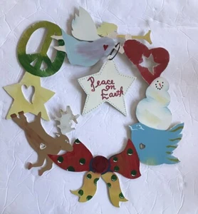 Jes McHarry & Patrick Henderson Signed - Metal ART Christmas Wreath - RARE - Picture 1 of 13