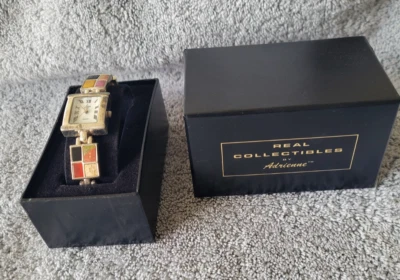 Reloj de pulsera de plata de ley con piedras preciosas aria damas DE UNA FINCA LOCAL Foto 1 de 4