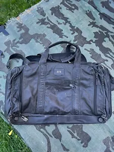 TUMI Vintage Soft Genuine Leather Duffle Shoulder Bag Carry-on 23 X 14 Embroidy - Picture 1 of 3