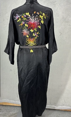 Golden Dragon Komodo robe Large black Pure silk embroidered floral - Image 1 of 4