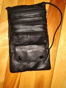 Travel Purse w/Shoulder Strap. Leather Purse w/Multiple Storage Compartments. - Picture 1 of 8