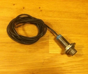 TELEMECANIQUE XS1M18PA370 SENSOR - Picture 1 of 6
