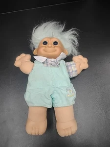 MUÑECA DE PELUCHE VINTAGE RUSS BERRIE 12" TROLL BEBÉ PELO AZUL OJOS AZULES - Imagen 1 de 12