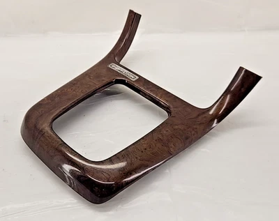 Оригинальная отделочная рамка переключателя передач для центральной консоли Subaru Outback 2000-2004 годов выпуска текстура дерева - Изображение 1 из 4