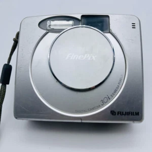 Fujifilm FinePix 30i Silver Compact Digital Camera From Japan Working Tested - Picture 1 of 9