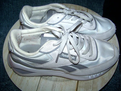 Reebok Galaxy 10 Sneakers Women 7 White Gray Athletic Running Shoes - Image 1 of 4