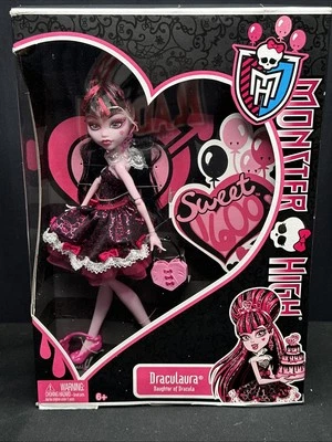 2012 Mattel Monster High Draculaura Daughter Of Dracula - Image 1 of 4