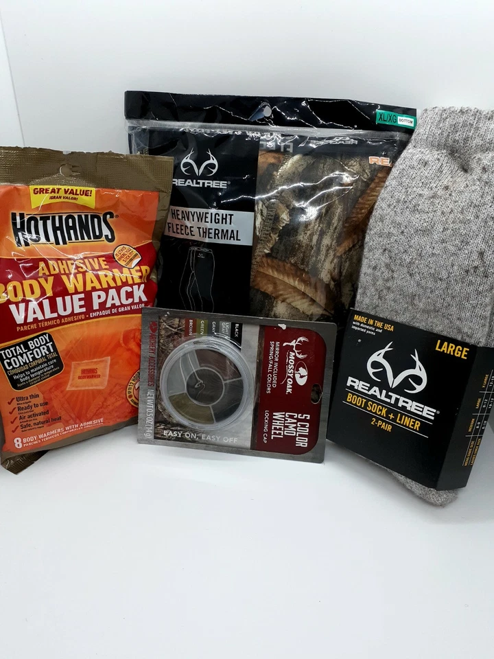 Realtree Men's XL Mid Weight Performance Fleece Camo Thermal Bottom Bundle  - Image 1 of 1