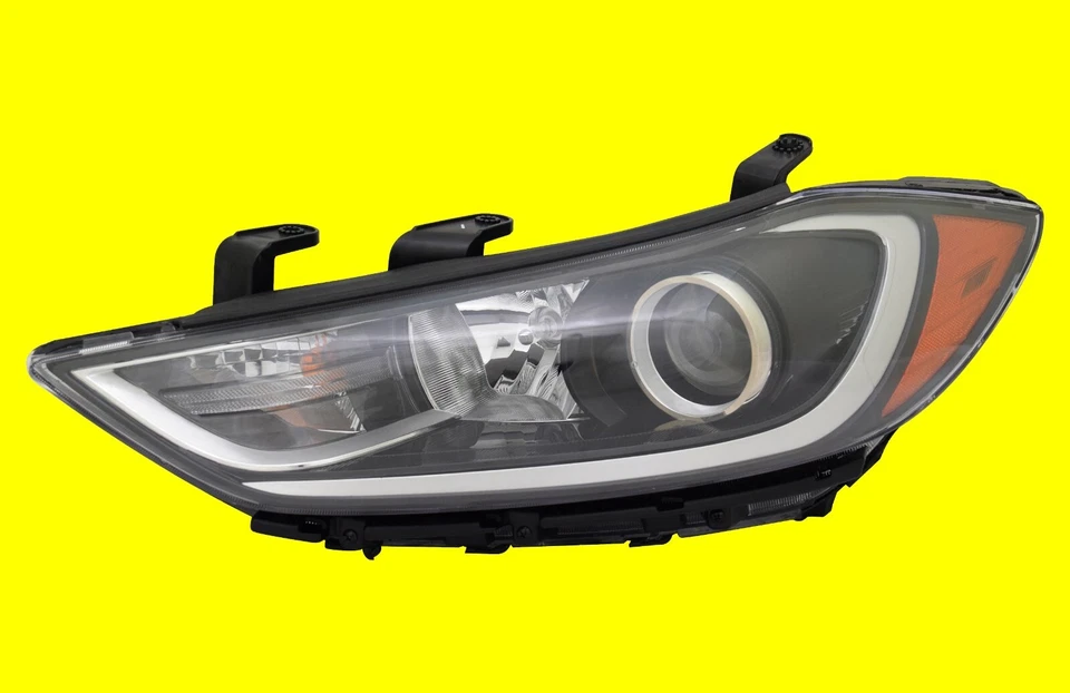 New TYC HID Headlight for 17-18 Hyundai Elantra Sedan 2.0L Left Side HY2502207 Foto 1 de 1