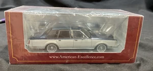 Neo 43548 1/43 Modellino Auto in Resina Lincoln Continental Town Car Edizione Limitata - Foto 1 di 10