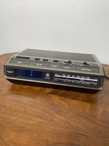 Vintage GE Sveglia Digitale Blu Numero Modello Radio 7-4642F Batteria Elettrica - Foto 1 di 9