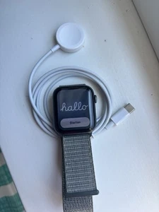 Apple Watch Series 6 44mm Aluminiumgehäuse Space Grau Cellular - Zdjęcie 1 z 8